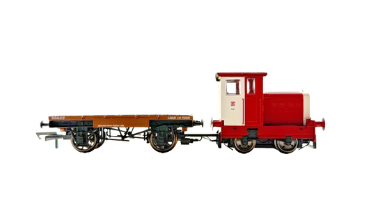 HORNBY OO GAUGE - R3705 - RUSTON & HORNSBY 48DS AND FLATBED JOHN DEWAR & SONS