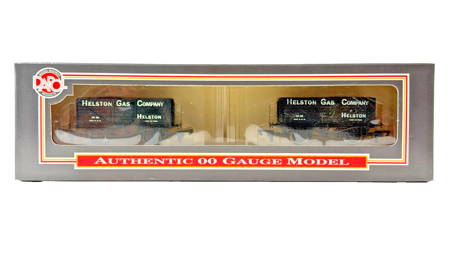 DAPOL 00 GAUGE - HELSTON GAS COMPANY WAGON TWIN PACK 10 & 30 (LIMITED EDITION)