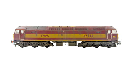 HELJAN OO GAUGE - 4650 - CLASS 47 DIESEL 47744 EWS MAROON GOLD DCC SOUND
