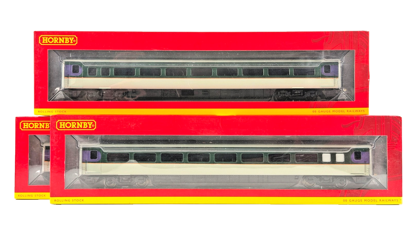 HORNBY/CHRIS DYER OO GAUGE - IRISH RAILWAY ENTERPRISE GREEN MK4 COACHES X 3