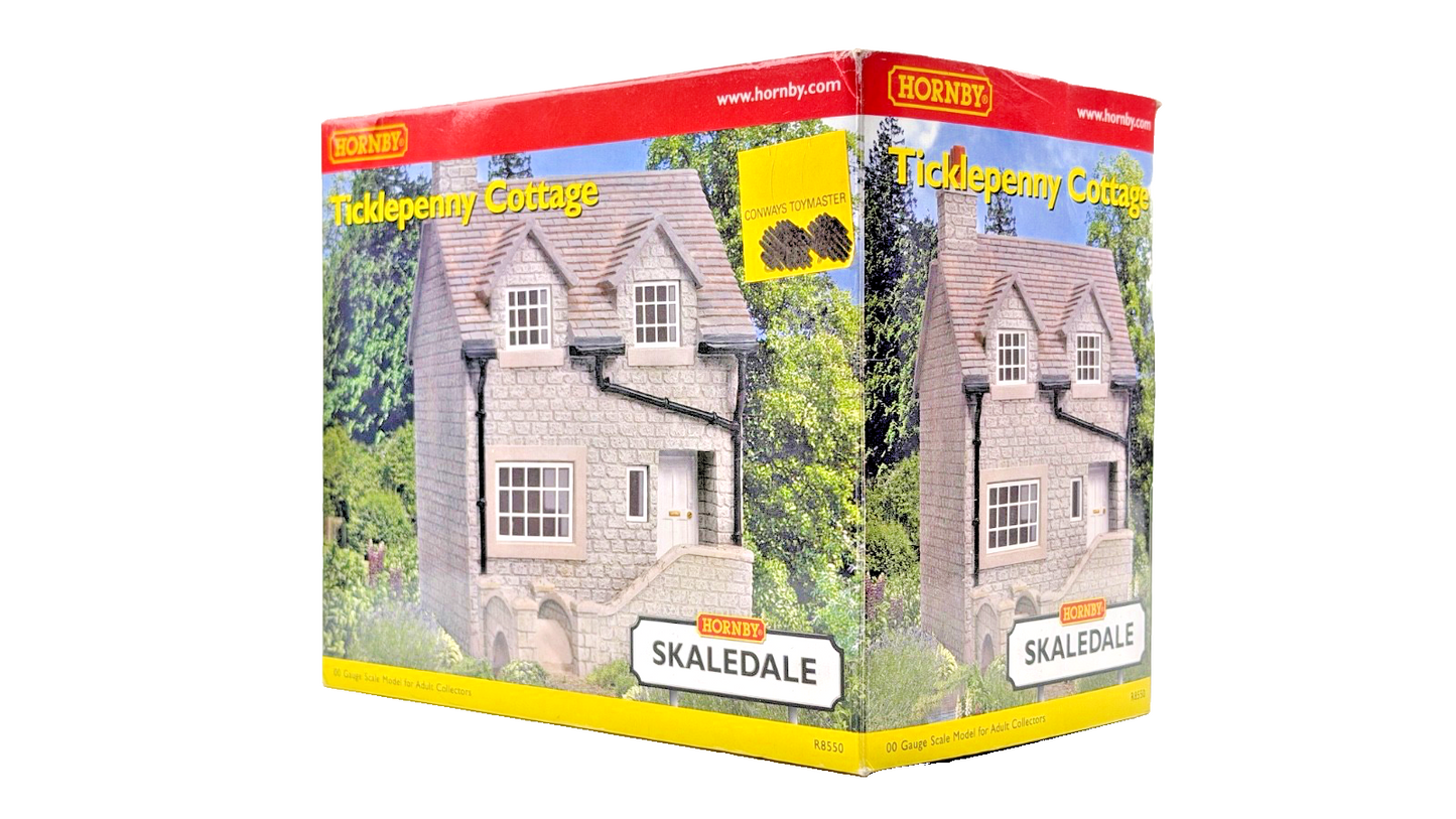 HORNBY OO GAUGE SKALEDALE - R8550 - TICKLEPENNY COTTAGE - BOXED