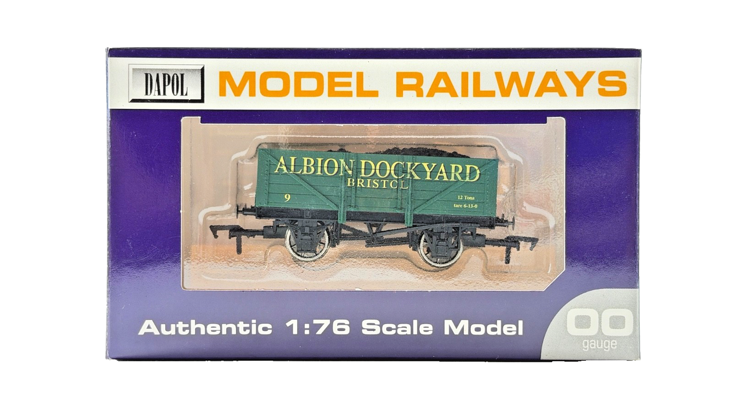 DAPOL 00 GAUGE - ALBION DOCKYARD BRISTOL PLANK WAGON GREEN 9 (LIMITED EDITION)