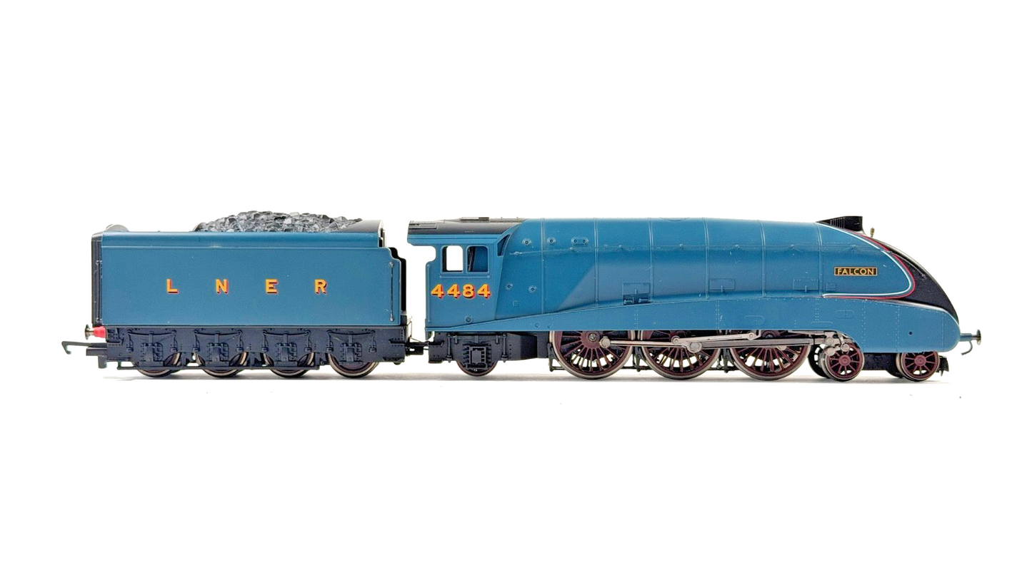 HORNBY 00 GAUGE - LNER BLUE 4-6-2 CLASS A4 LOCOMOTIVE FALCON 4484 UNBOXED