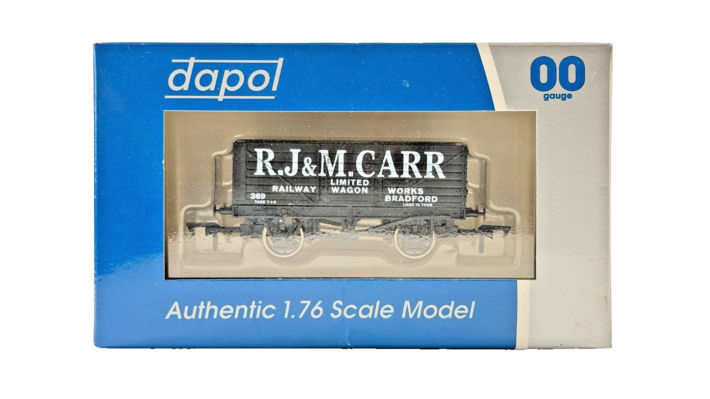 DAPOL 00 GAUGE - R J & M CARR RAILWAY WAGON WORKS BRADFORD 369 (LIMITED EDITION)