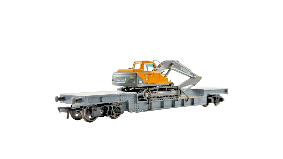 CUSTOM FINISHED OO GAUGE BOGIE WELL WAGON & VOLVO EXCAVATOR LOAD - UNBOXED