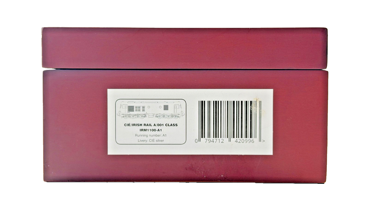 IRISH RAILWAY MODELS 00 GAUGE - IRM1100-A1 - A CLASS IRISH RAIL CIE SILVER A1