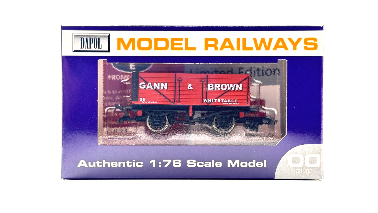 DAPOL 00 GAUGE - GANN & BROWN WHITSTABLE PLANK WAGON NO.211 (LIMITED EDITION)