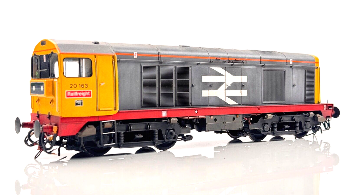 JLTRT O GAUGE - CLASS 20 DIESEL RAILFREIGHT 20163 DAVE STUDLEY IAN WILLETS - WOW
