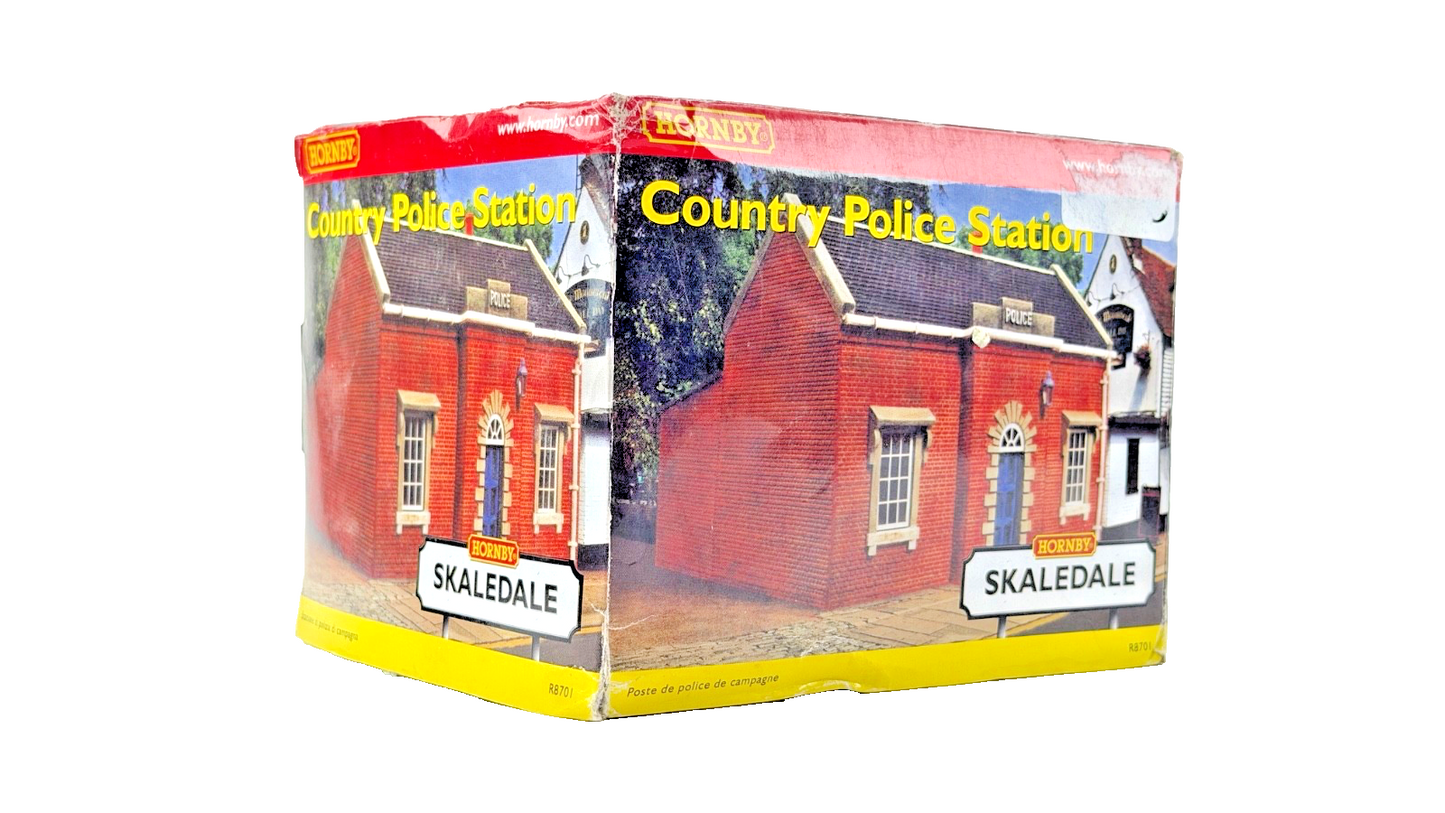 HORNBY 00 GAUGE SKALEDALE - R8701 - COUNTRY POLICE STATION - BOXED