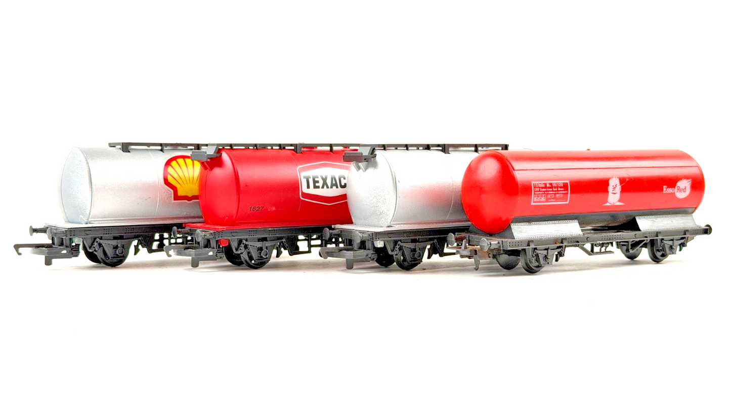 HORNBY/LIMA OO/HO GAUGE RAKE OF 4 ASSORTED TEXACO SHELL ESSO RED TANKERS UNBOXED