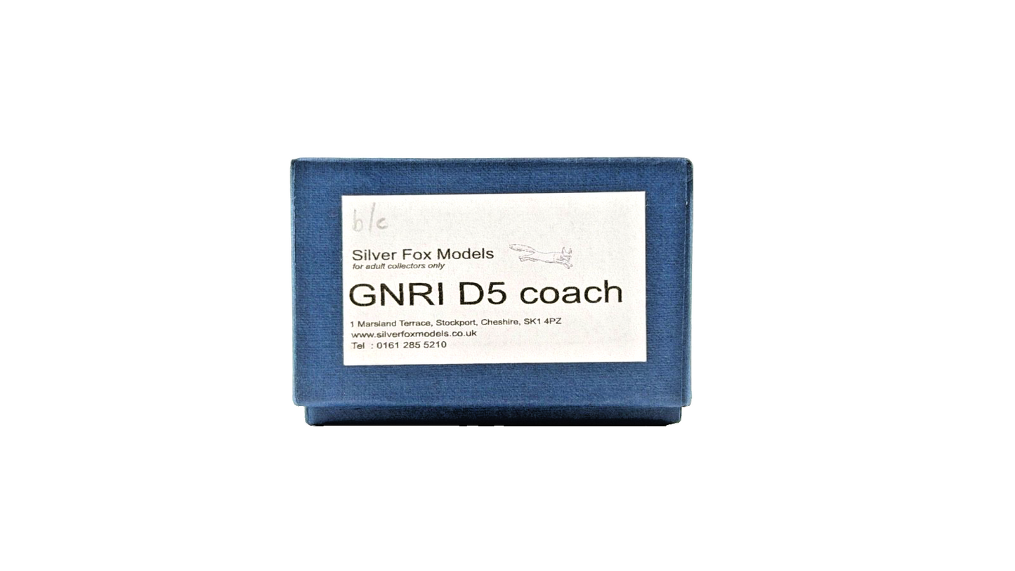 SILVER FOX MODELS OO GAUGE - GNRI NORTHERN IRISH RAIL CREAM/BLUE D5 COACH 231