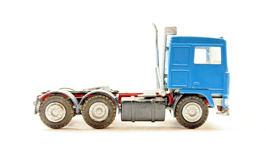 CONRAD 1/50 SCALE VOLVO F12 INTERCOOLER BLUE 6X2 TRACTOR UNIT UNBOXED