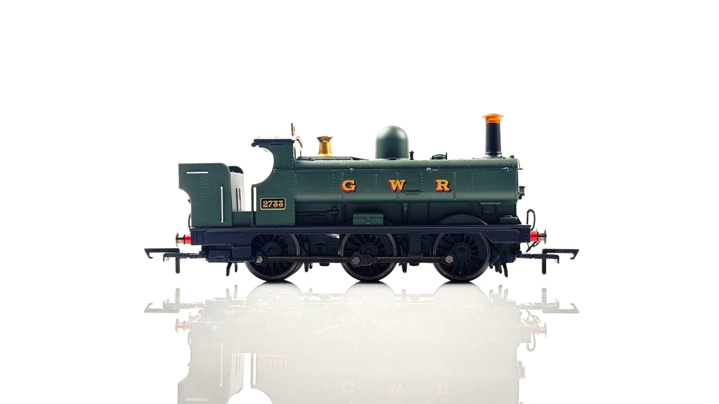 HORNBY 00 GAUGE - GWR GREAT WESTERN GREEN 0-6-0 PANNIER TANK 2733 - UNBOXED
