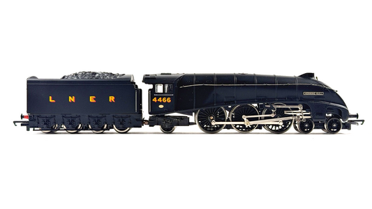 HORNBY 00 GAUGE - R099 - LNER BLACK 4-6-2 CLASS A4 LOCOMOTIVE 4466 HERRING GULL