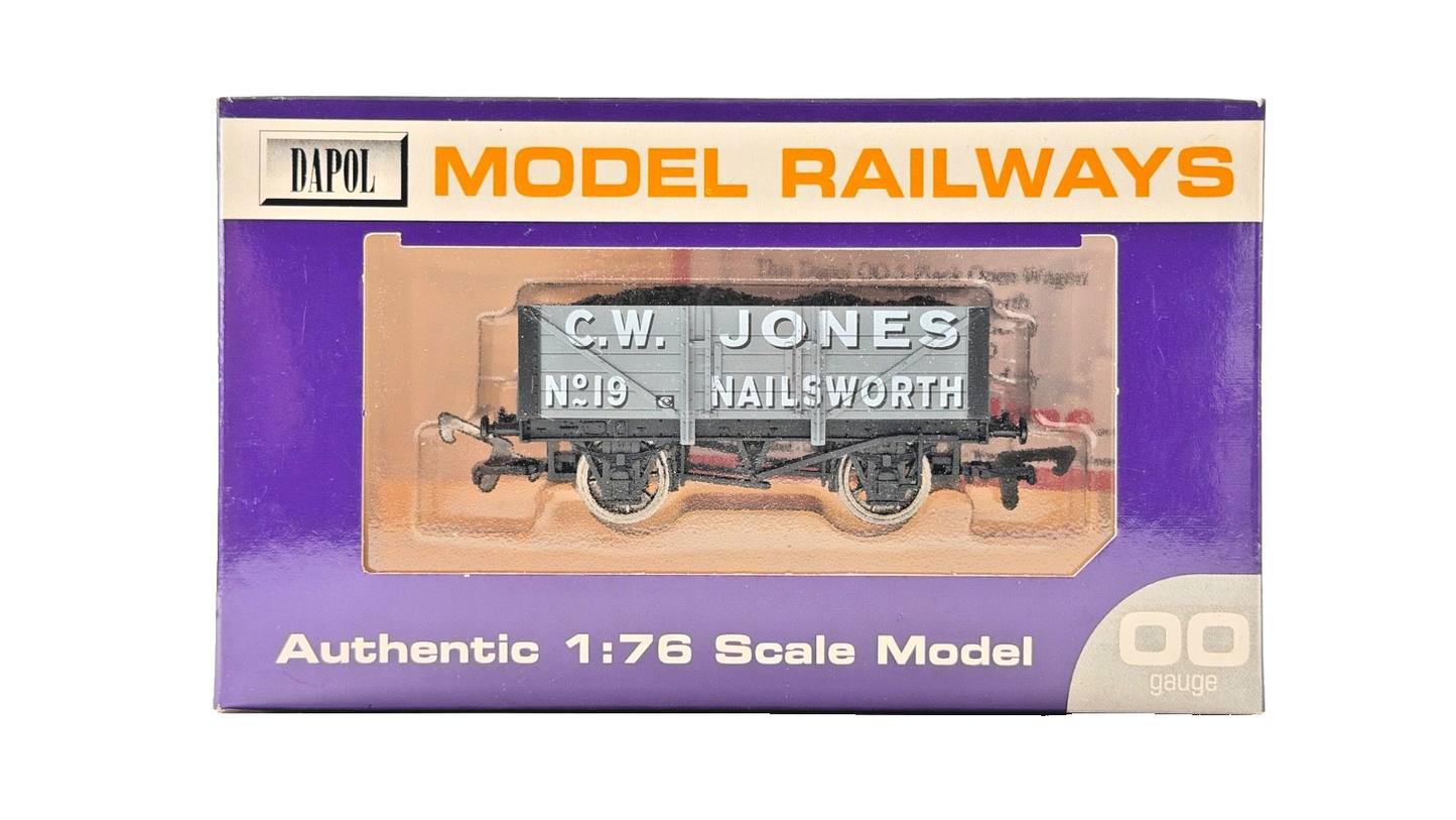 DAPOL 00 GAUGE - C.W. JONES COLLIERY OF NAILSWORTH WAGON 19 (LIMITED EDITION)