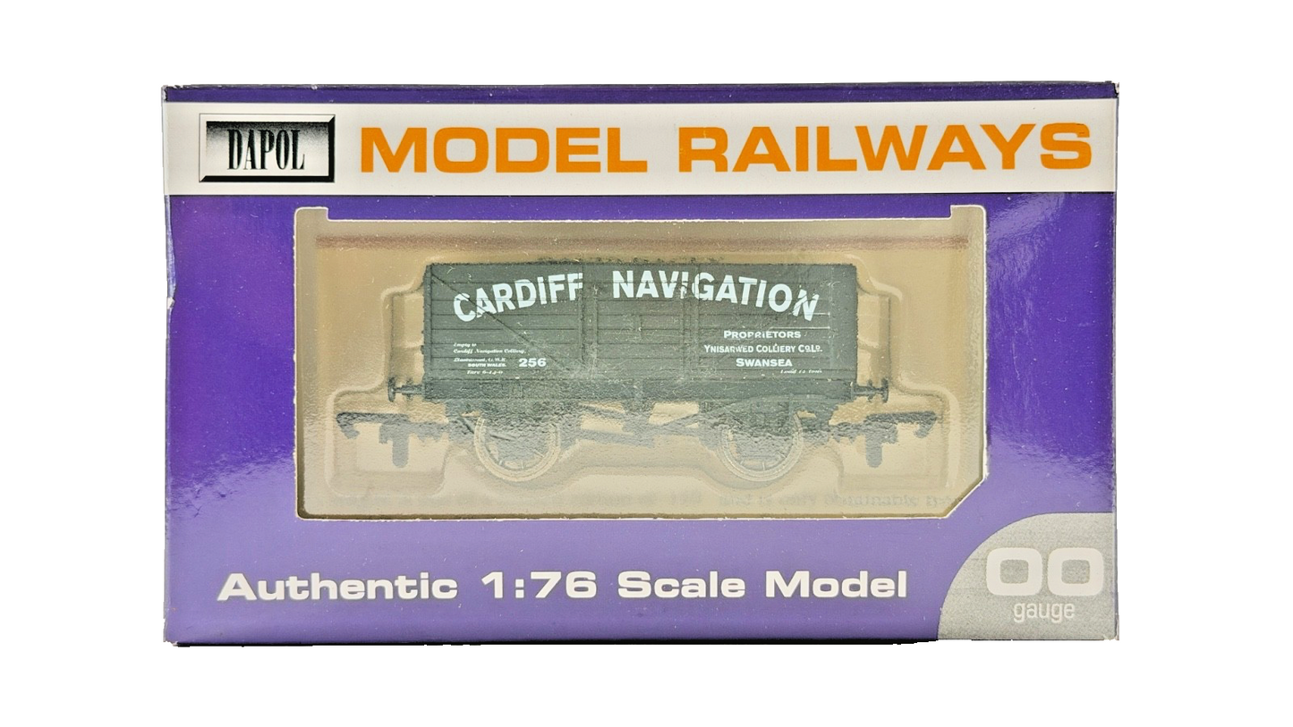 DAPOL 00 GAUGE - CARDIFF NAVIGATION SWANSEA PLANK WAGON 256 (LIMITED EDITION)