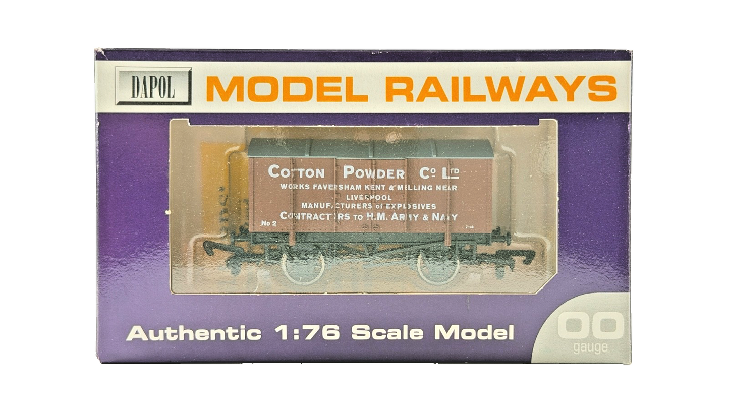 DAPOL 00 GAUGE - COTTON POWDER WORKS FAVERSHAM HM ARMY & NAVY (LIMITED EDITION)