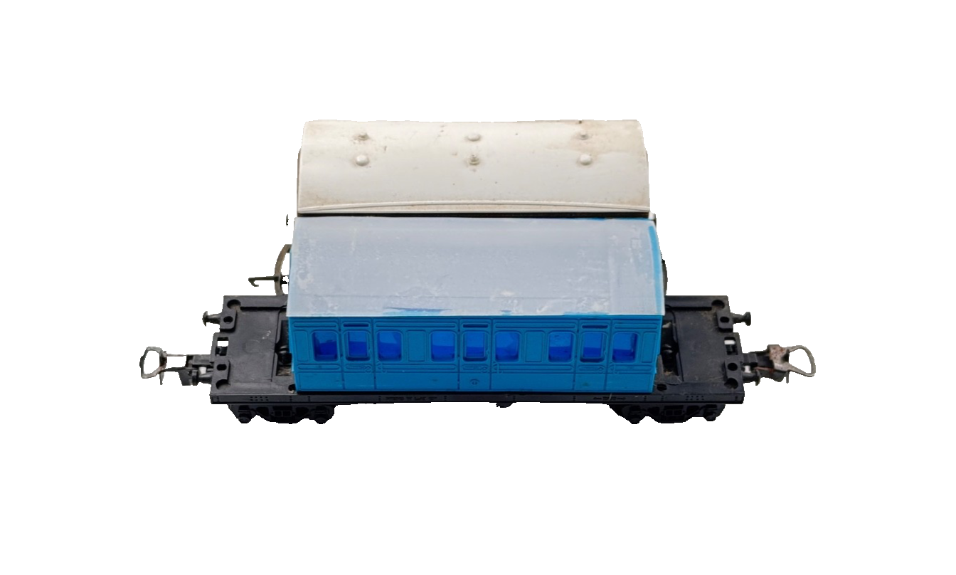 HORNBY 00 GAUGE - RAKE OF 2 LNER TEAK & CUSTOM BLUE 4-WHEEL COACHES - UNBOXED