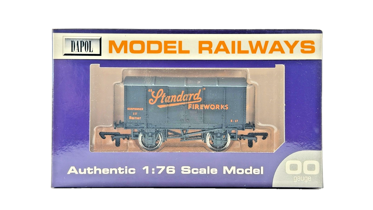 DAPOL 00 GAUGE - STANDARD FIREWORKS GUNPOWDER VAN BLACK WRENN (LIMITED EDITION)