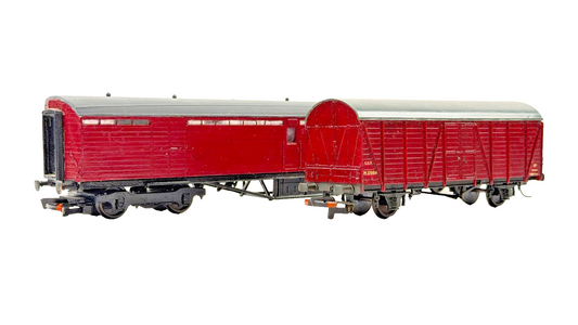 KIT BUILT 00 GAUGE - BR MAROON THOMPSON FULL BRAKE & CCT VAN X 2 - UNBOXED
