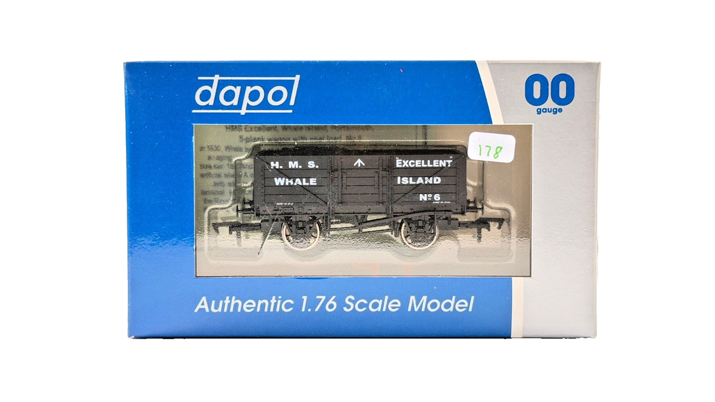 DAPOL 00 GAUGE - HMS H.M.S EXCELLENT WHALE ISLAND WAGON NO.6 (LIMITED EDITION)