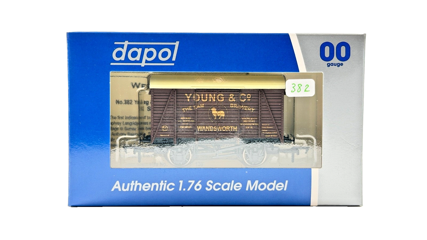 DAPOL 00 GAUGE - YOUNG & CO RAM BREWERY WANDSWORTH VAN NO.51 (LIMITED EDITION)