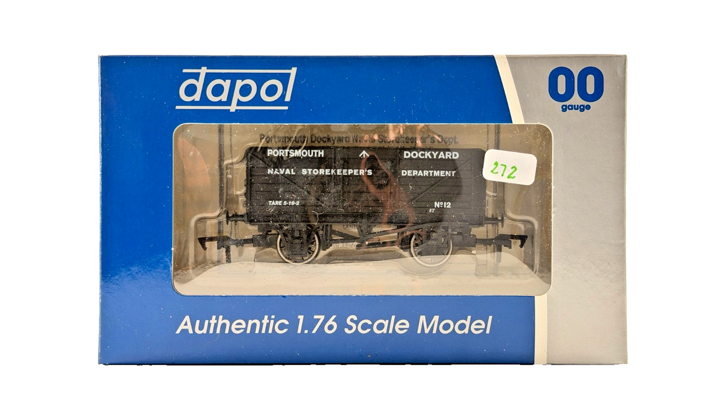 DAPOL 00 GAUGE - PORTSMOUTH DOCKYARD NAVAL STOREKEEPER DEPT 12 (LIMITED EDITION)