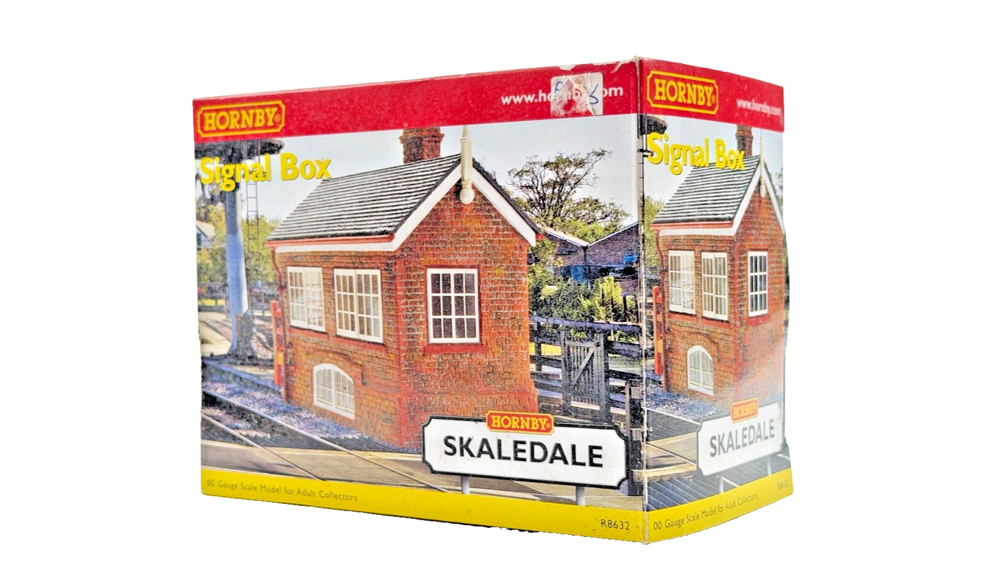 HORNBY OO GAUGE SKALEDALE - R8632 - LOW LEVEL SIGNAL BOX - BOXED