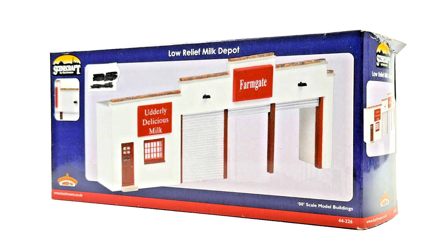 BACHMANN OO GAUGE SCENECRAFT - 44-226 - LOW RELIEF MILK DEPOT - BOXED
