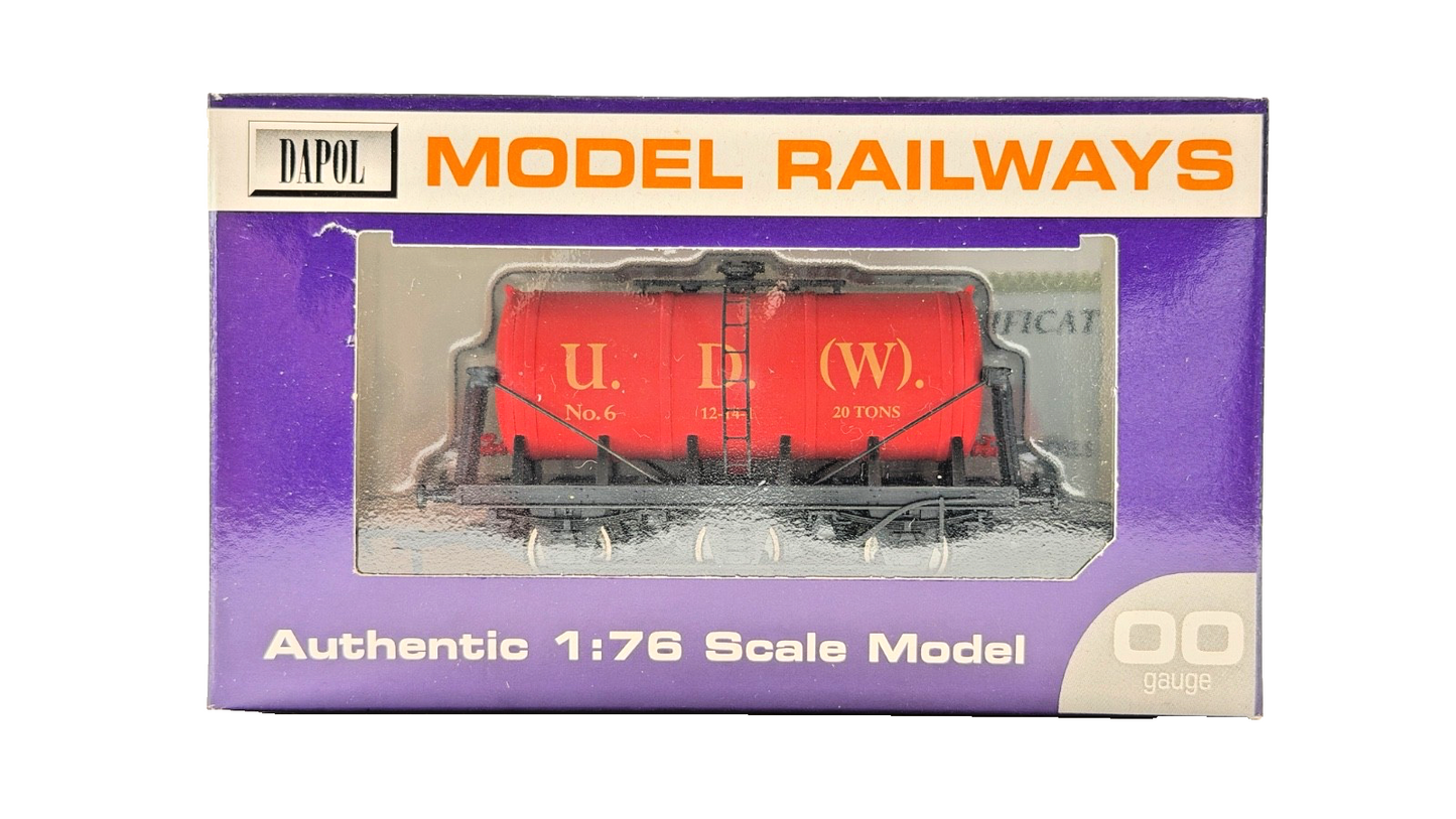 DAPOL 00 GAUGE - UNITED DAIRIES U.D (W) RED SIX WHEEL TANKER 6 (LIMITED EDITION)