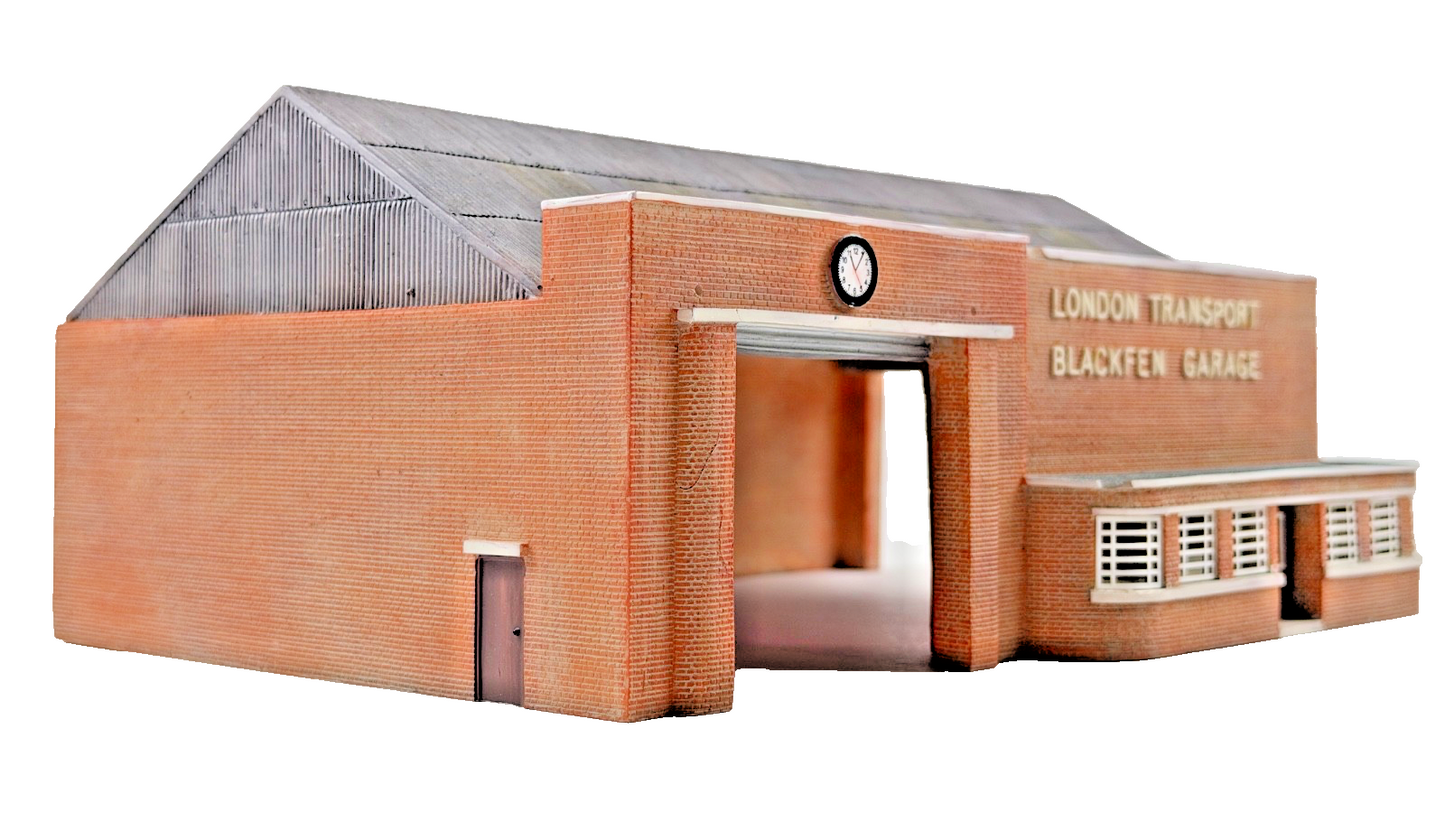 BACHMANN OO GAUGE SCENECRAFT - 44-074 - LONDON TRANSPORT BLACKFEN BUS DEPOT