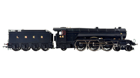 HORNBY OO GAUGE - R30087 - LNER BLACK CLASS A3 LOCOMOTIVE 4-6-2 LEMBERG NO.45