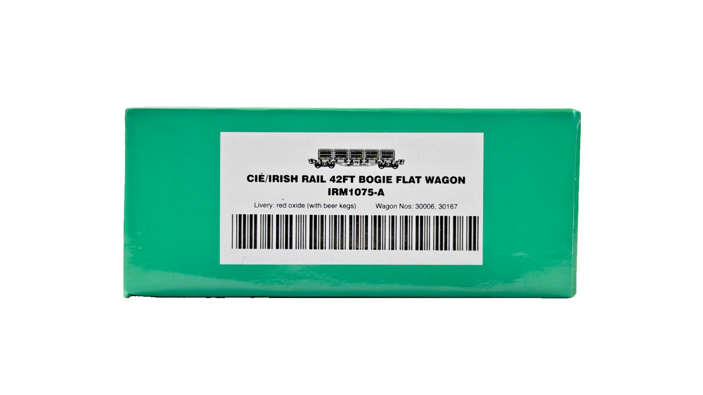 IRISH RAILWAY MODELS 00 GAUGE - IRM1075-A - CIE 42FT BOGIE WAGONS & BEER KEGS #1