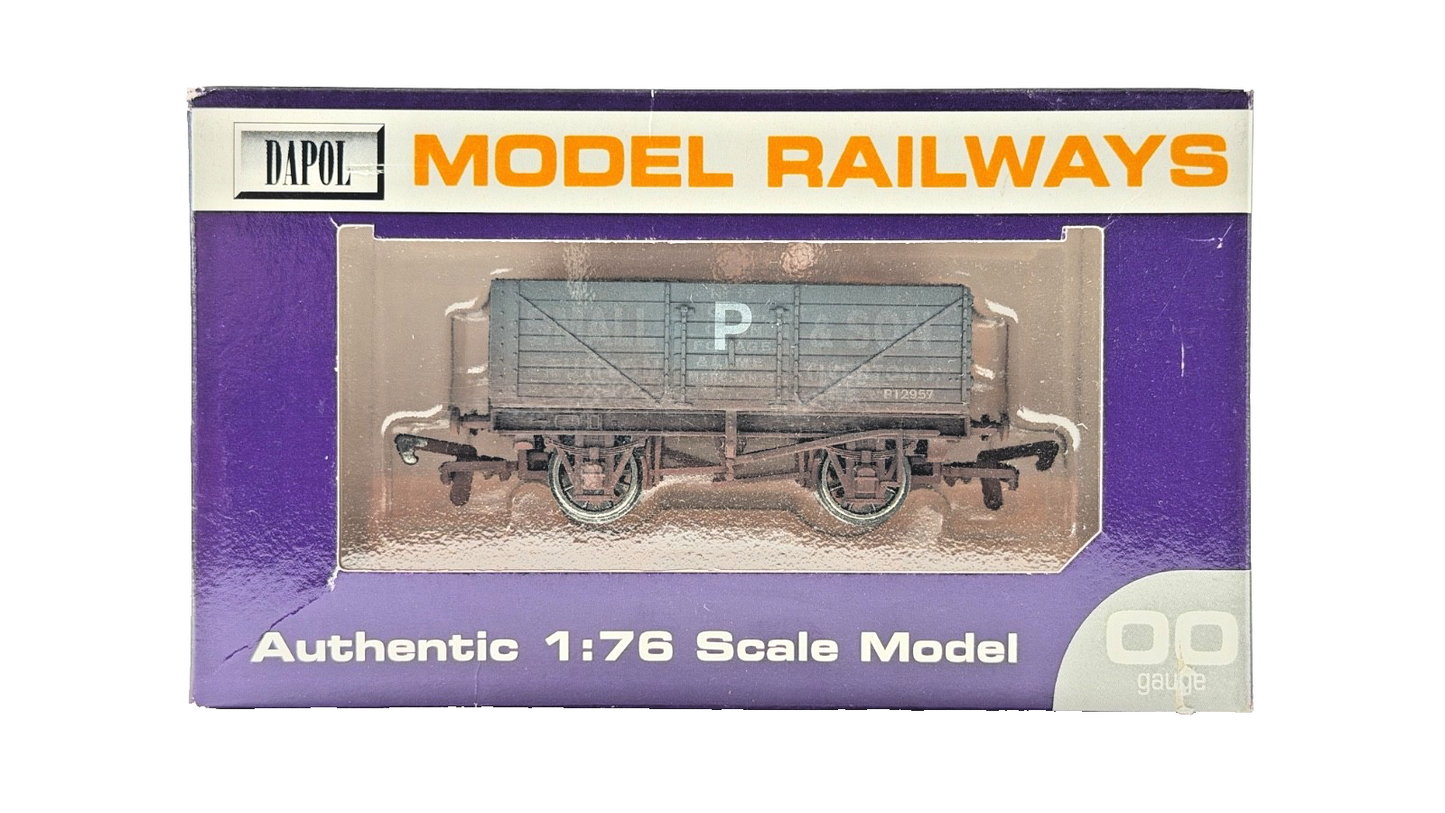 DAPOL 00 GAUGE - SMALL & SON TAUNTON TIVERTON JUNCTION WAGON (LIMITED EDITION)