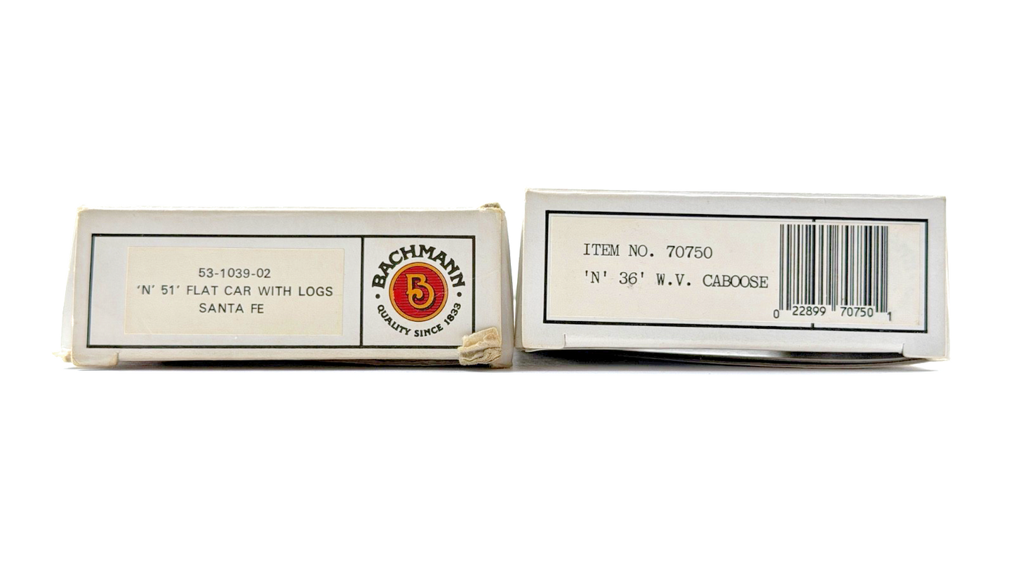 BACHMANN N GAUGE - 70750/53-1039-02 - SANTA FE FLAT CAR W/LOGS & CHESSIS CABOOSE