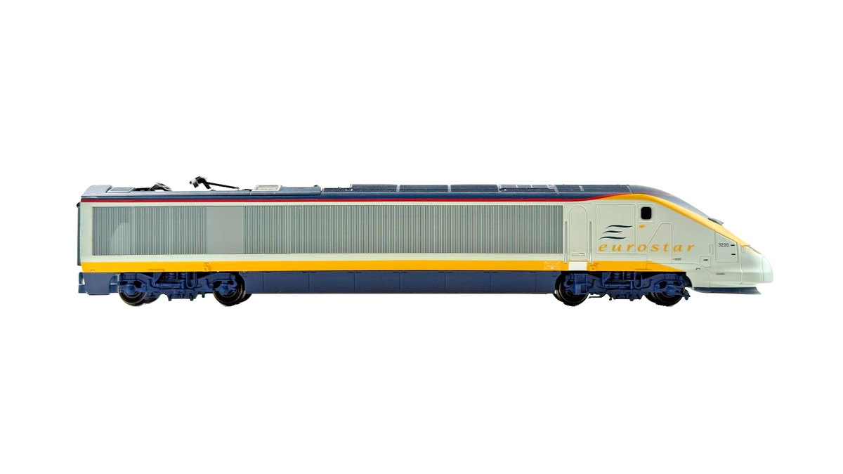 HORNBY OO GAUGE - CLASS 373 EUROSTAR FOUR CAR EMU SET UNBOXED