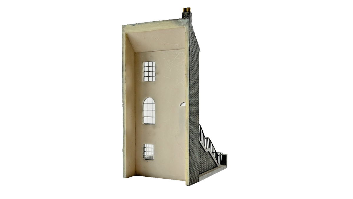 BACHMANN OO GAUGE SCENECRAFT - 44-217 - LOW RELIEF THREE STOREY CITY HOUSE BOXED