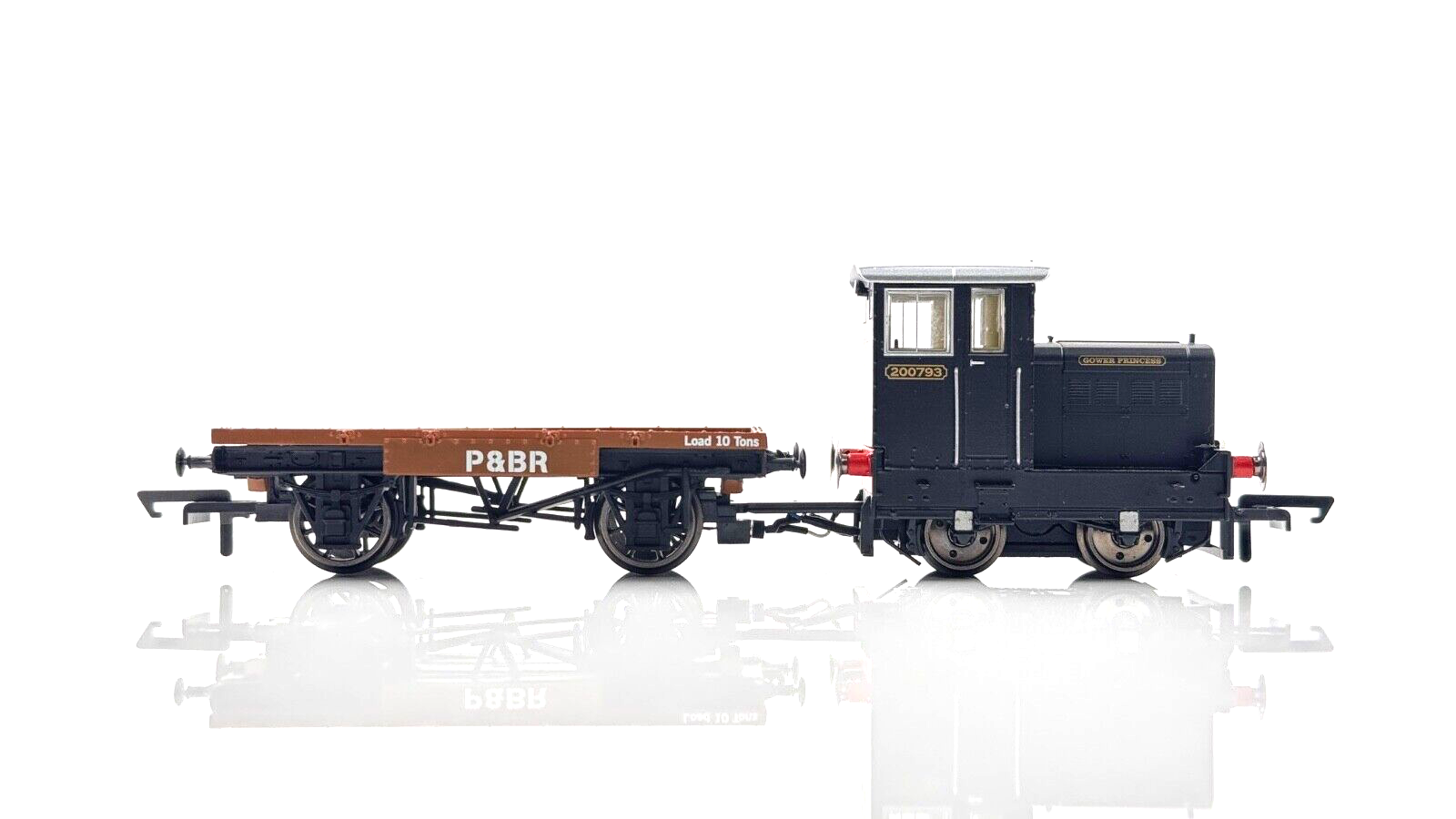 HORNBY 00 GAUGE - R30013 - RUSTON & HORNSBY 48DS 0-4-0 & FLATBED GOWER PRINCESS