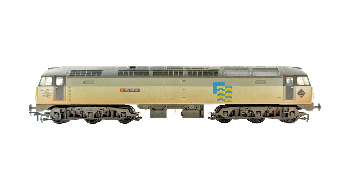 BACHMANN OO GAUGE - 31-658 - CLASS 47 DIESEL 47190 PECTINIADE RAILFREIGHT DCC
