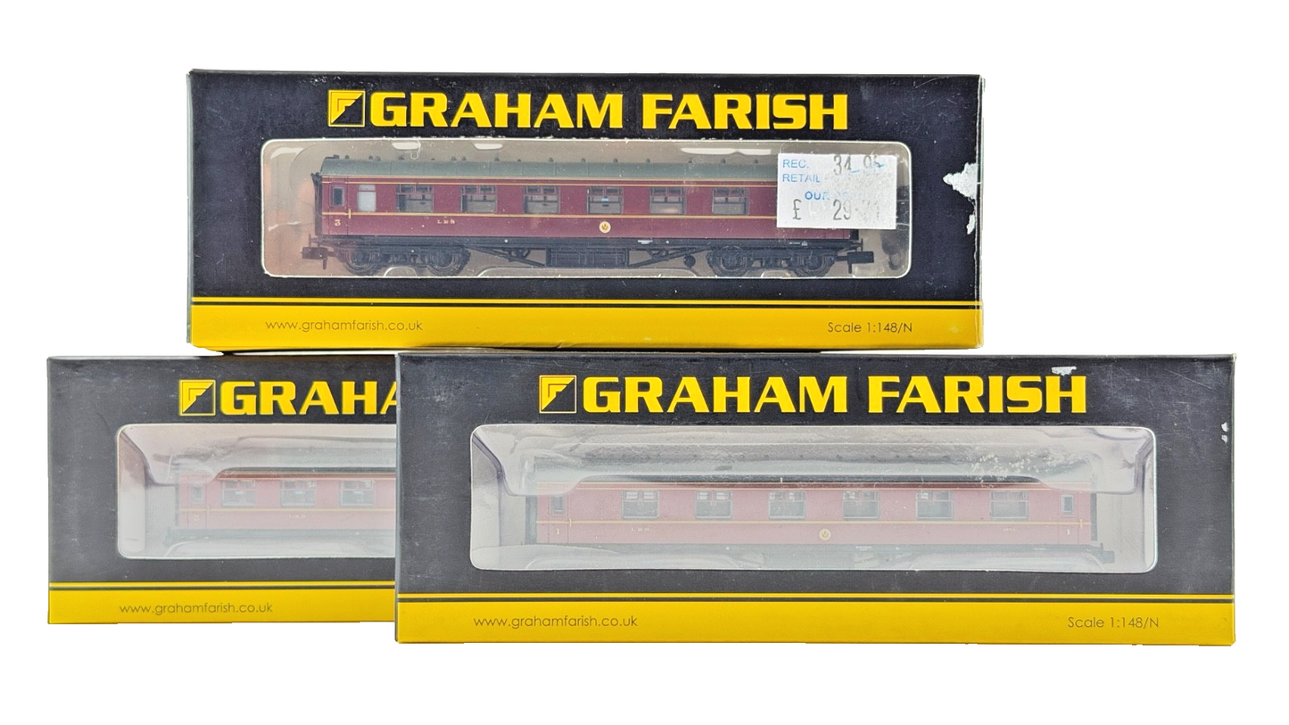 GRAHAM FARISH N GAUGE - RAKE OF THREE STANIER LMS CRIMSON LAKE PASSENGER COACHES