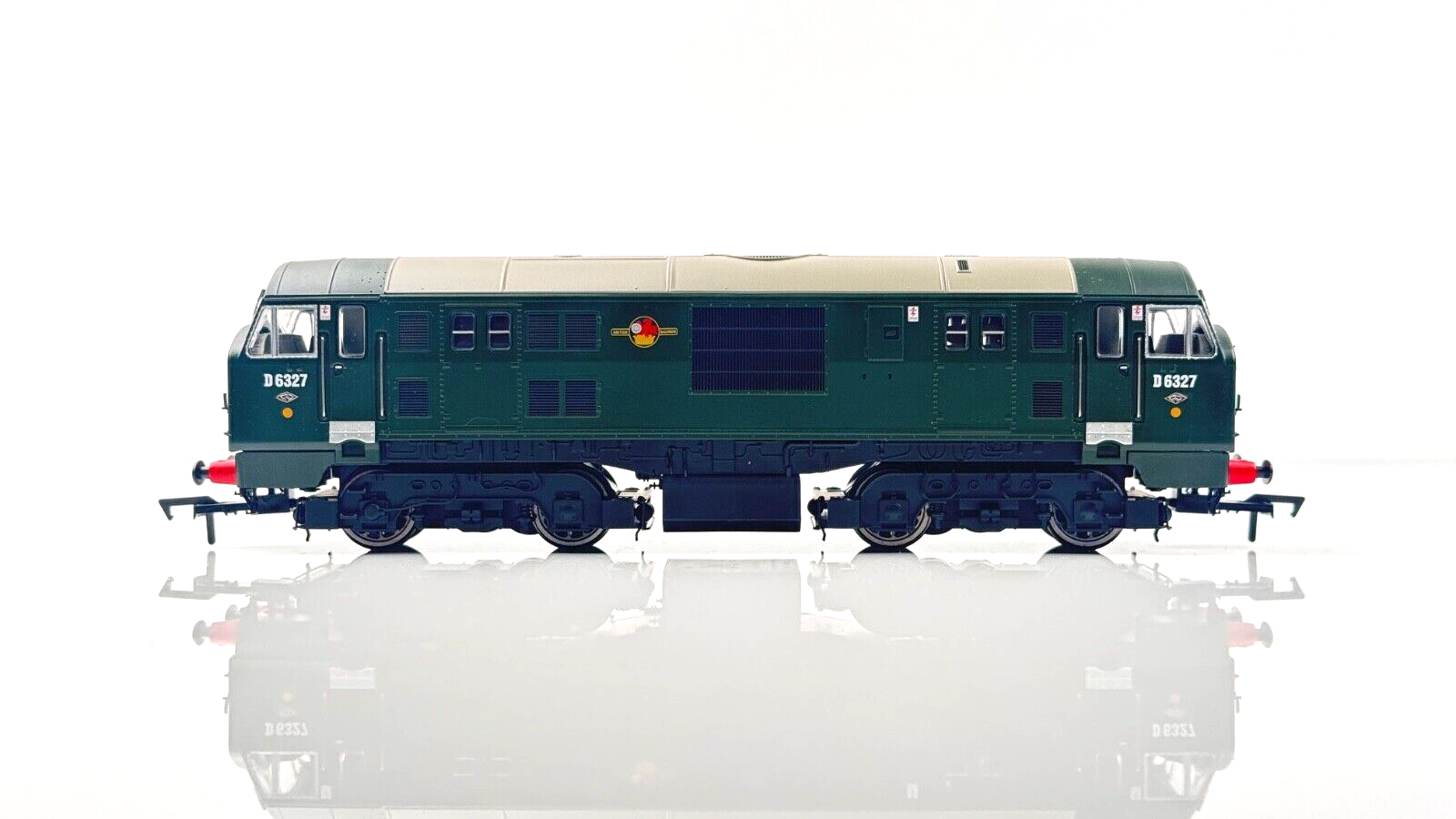 DAPOL 00 GAUGE - 4D-012-002 - CLASS 22 DIESEL LOCOMOTIVE BR GREEN D6327 - BOXED