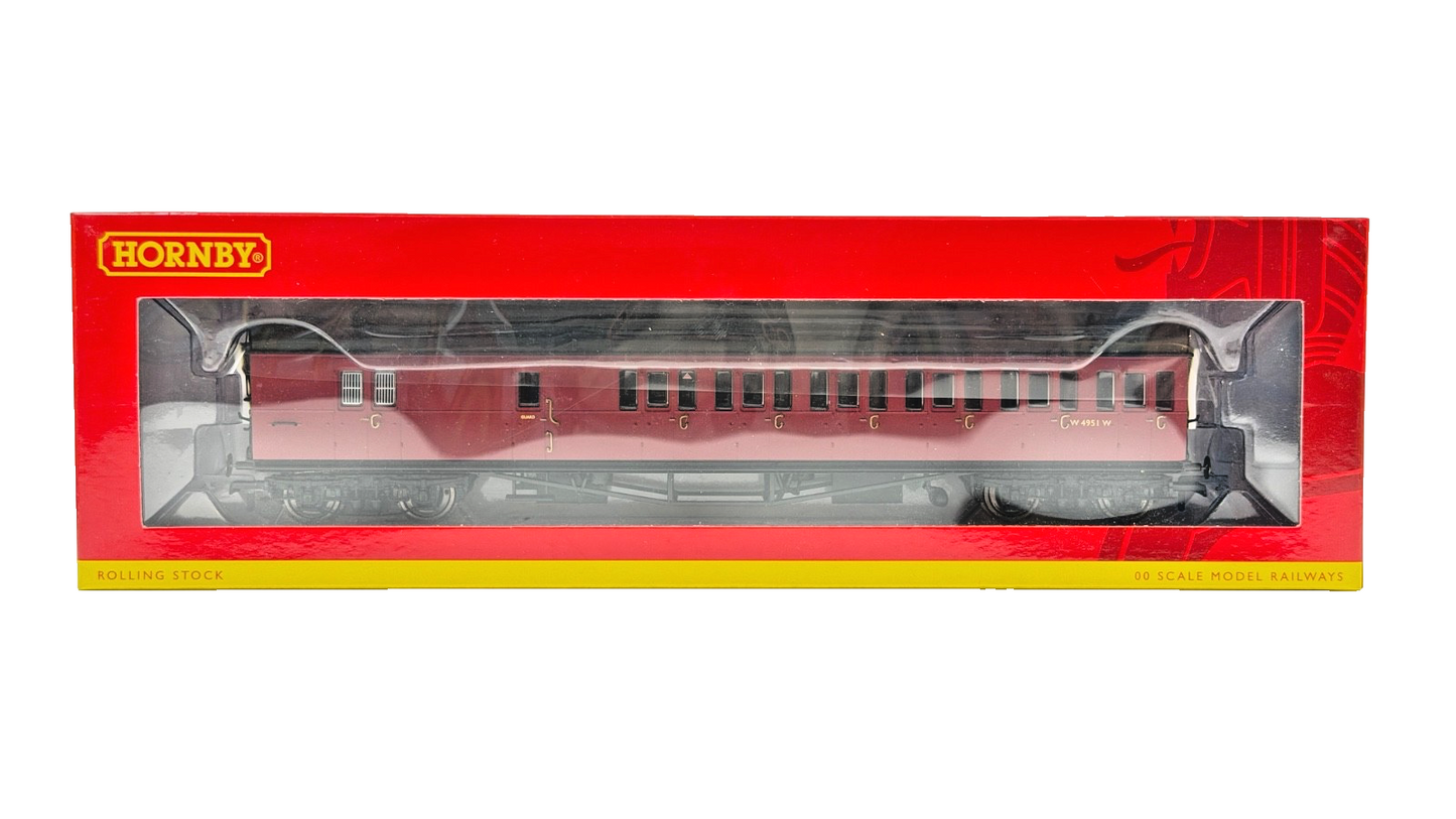 HORNBY 00 GAUGE - R4878/R4879/R4880/R4881A - 4 X BR COLLETT SUBURBAN COACHES NEW