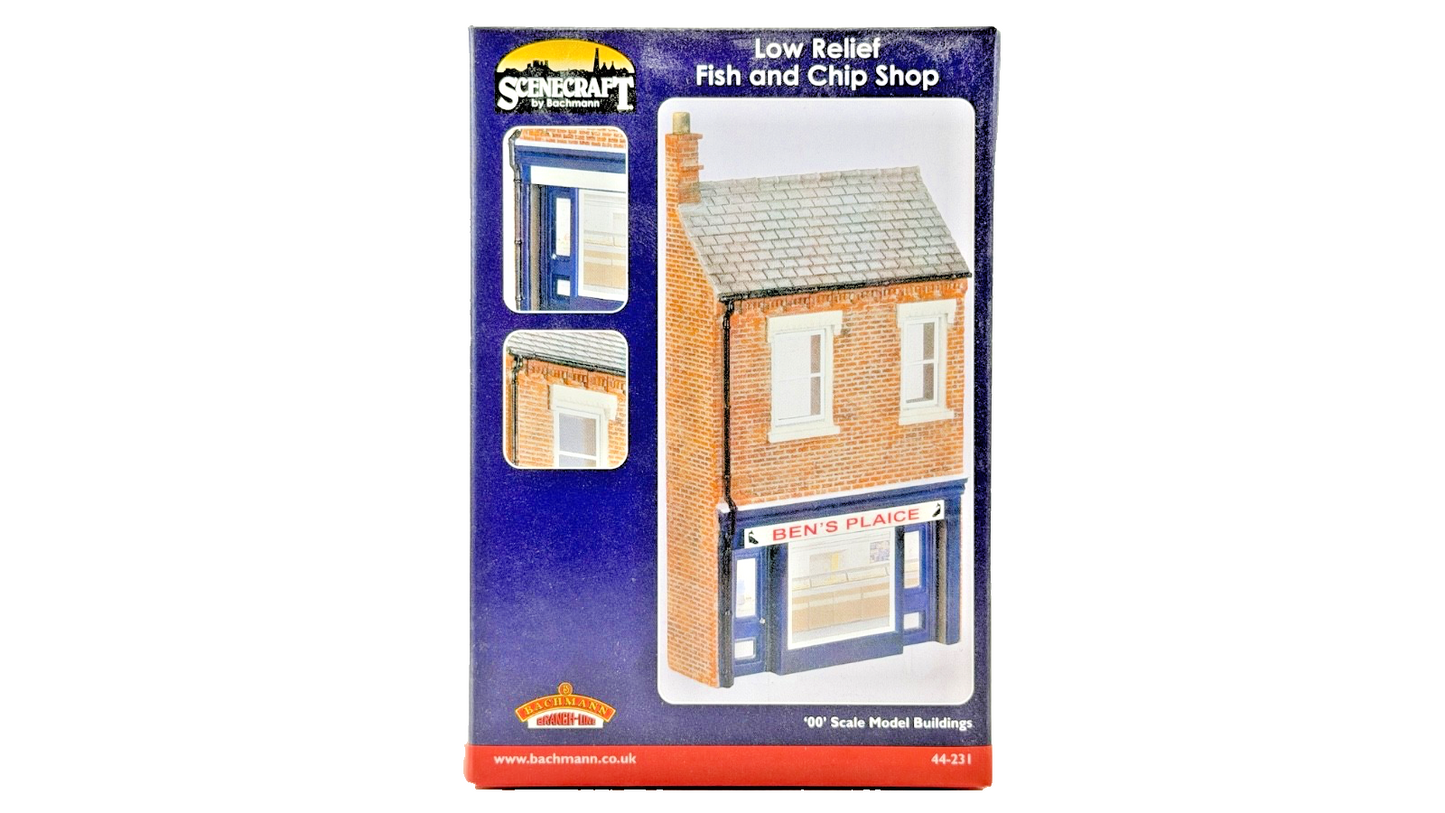 BACHMANN OO GAUGE SCENECRAFT - 44-231 - LOW RELIEF FISH AND CHIP SHOP - NEW
