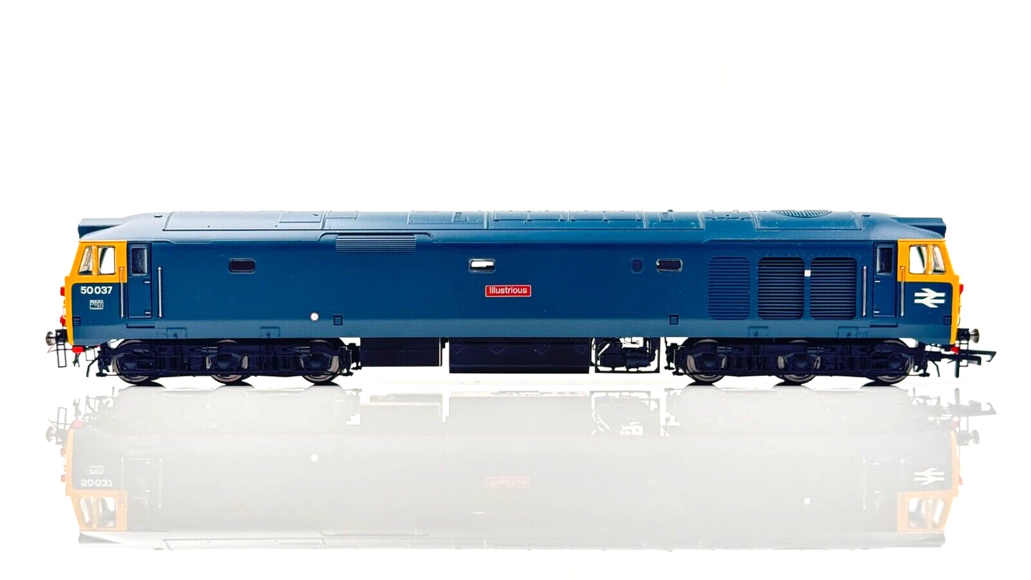 HORNBY 00 GAUGE - R2428 - CLASS 50 DIESEL 50037 BR BLUE 'ILLUSTRIOUS' - BOXED