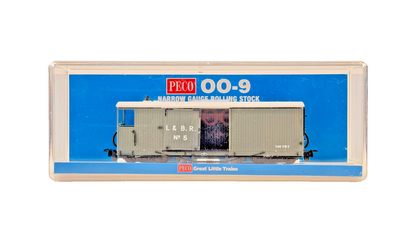PECO OO9 SCALE - GR-240AO - L&B LYNTON & BARNSTAPLE 8 TON GOODS BRAKE VAN NO.5