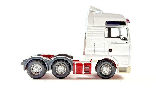 CORGI 1/50 SCALE PLAIN WHITE MAN 6X2 TRACTOR UNIT UNBOXED
