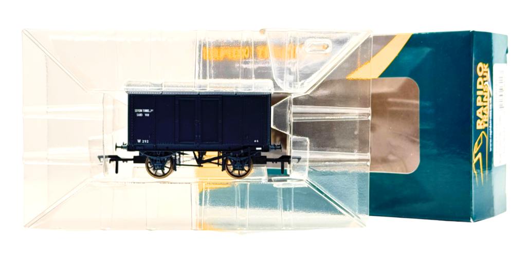 RAPIDO 00 GAUGE - 908015 - IRON MINK BR GREY (SAND VAN LETTERING) W292 - BOXED