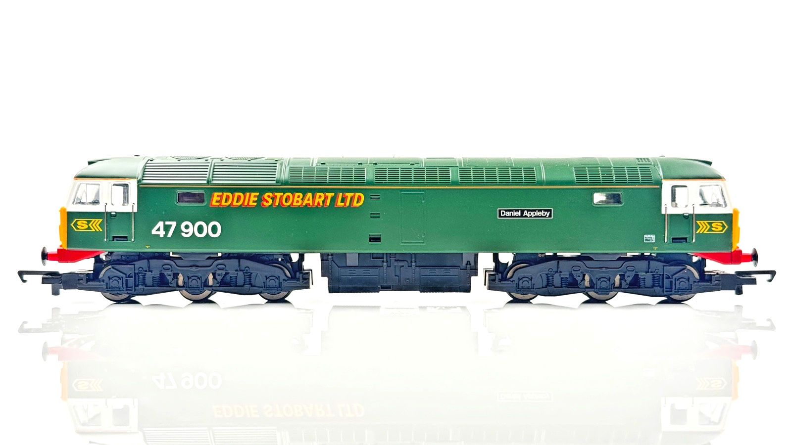 HORNBY 00 GAUGE - R2433 - CLASS 47 DIESEL 47900 EDDIE STOBART LTD DANIEL APPLEBY