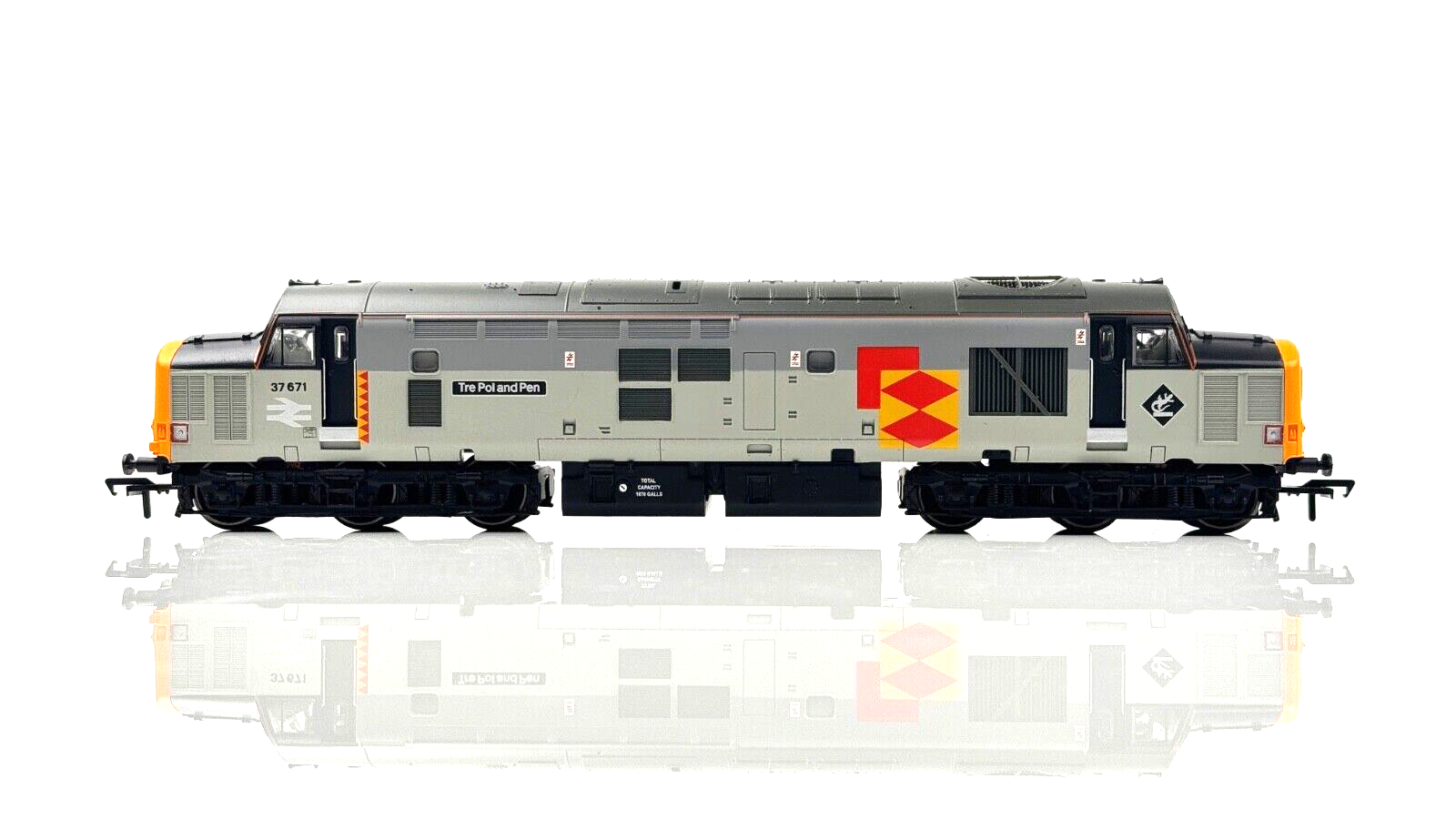 BACHMANN 00 GAUGE - 32-380 - CLASS 37/5 DIESEL 37671 RAILFREIGHT TRE POL & PEN