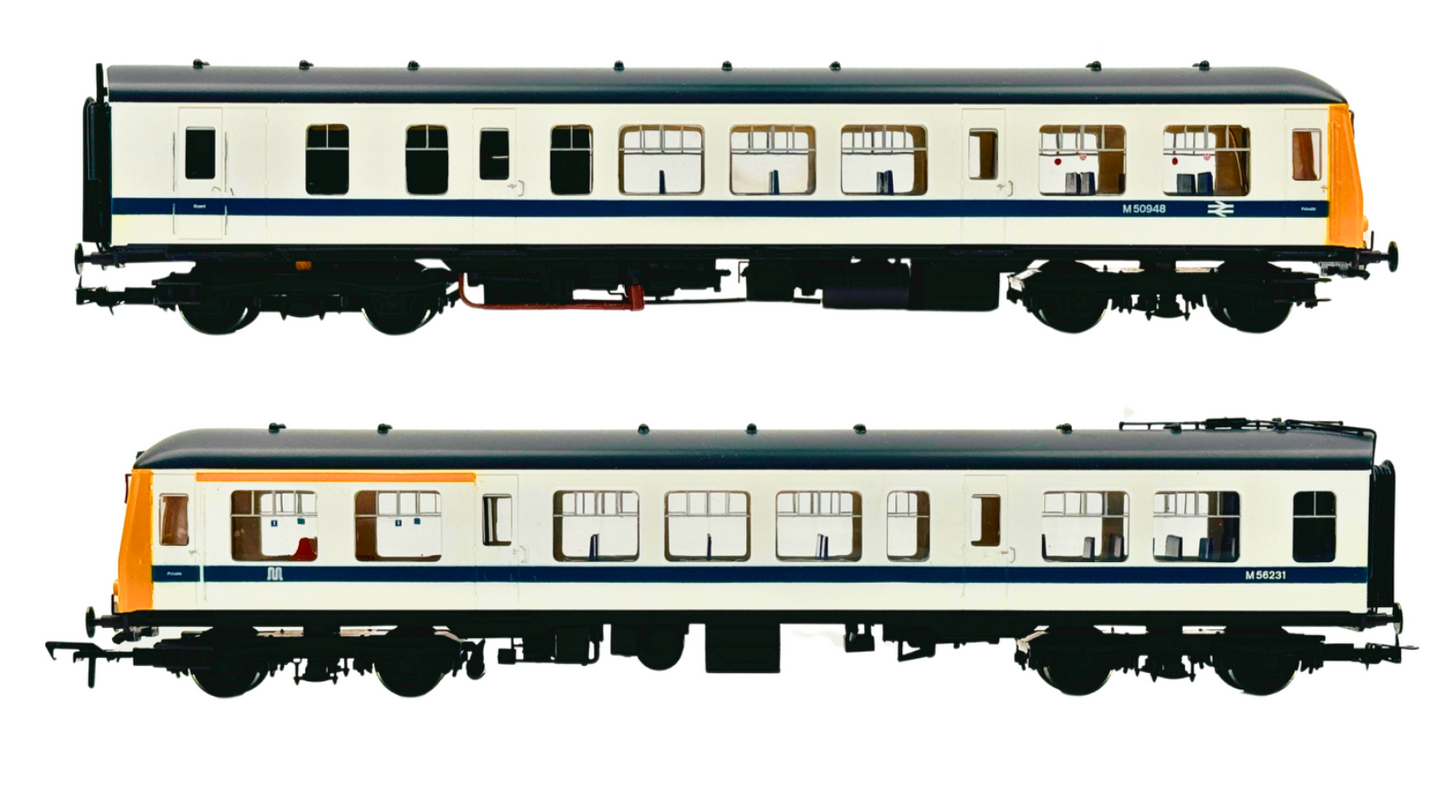 BACHMANN 00 GAUGE - 32-903 - CLASS 108 DMU 2 CAR BR WHITE "GREATER MANCHESTER"